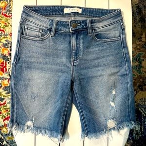 KanCan, Buckle, Mid Rise, Bermuda Shorts, Light Washed, Distressed, Like New